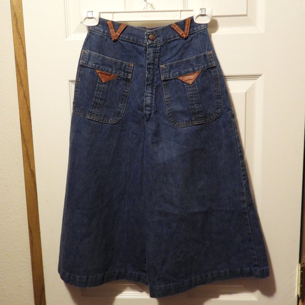 Vintage Knee Length Skirt
